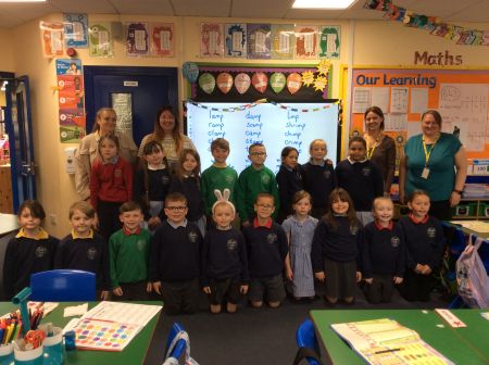 Mrs Butt, Mrs Morrow, Miss Tait, Mrs Millar and the Primary Four pupils
